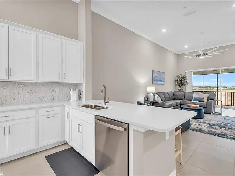 11811 Venetian Lagoon Dr #202 — Photo 14