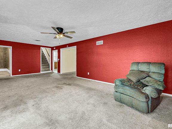 4th image of 106 W Lincoln St