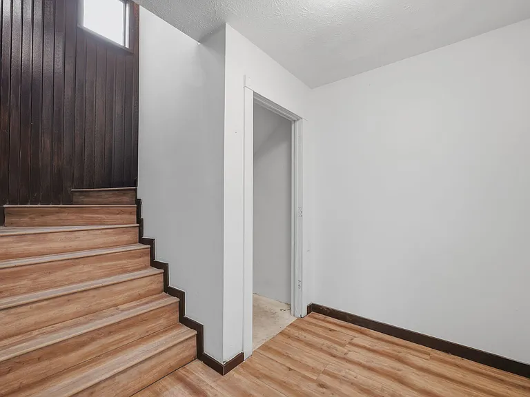 15017 Dayton Dr — Photo 12