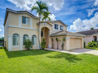 1704 E Harmony Lake Cir, Davie, FL 33324