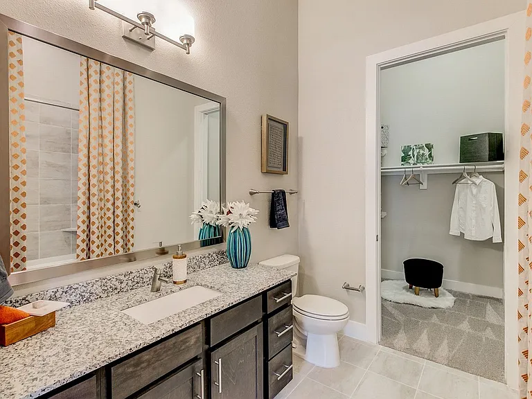 Eastbank River Walk Townhomes & Apartments — Photo 22
