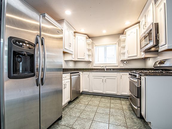 2nd image of 2731 W Catalpa Ave #1W