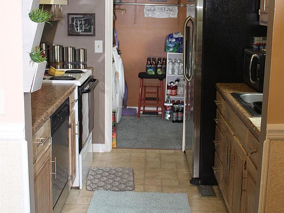 5th image of 521 Meadowlark Dr