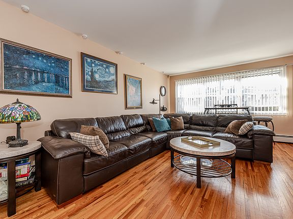 4th image of 3285 Lucerne St Floor 2