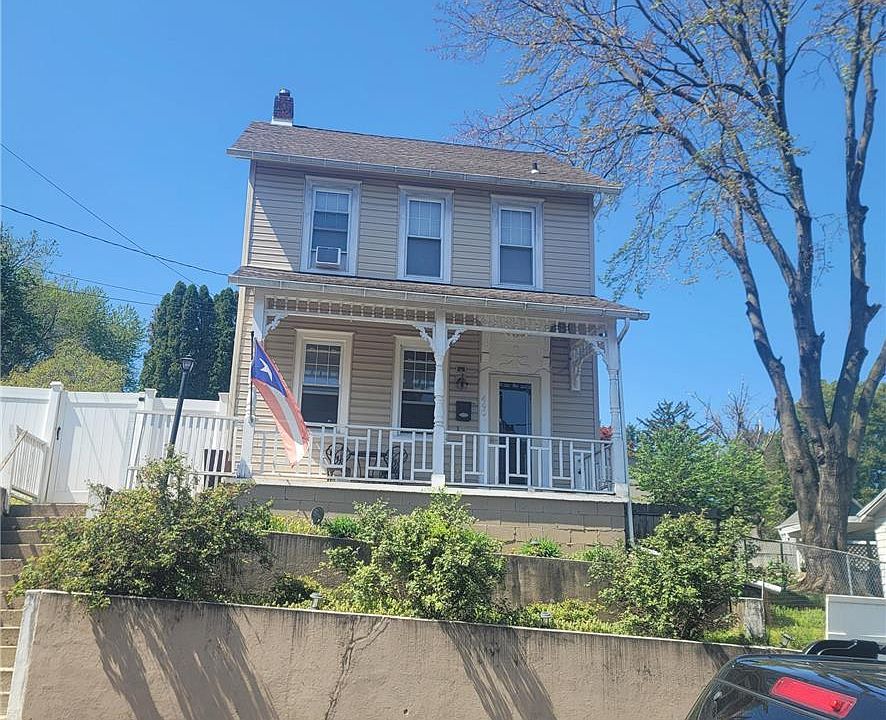 1st image of 440 New St