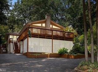 5851 Valley Dr, Saint Leonard, MD 20685