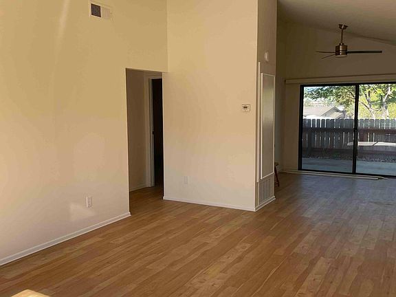 3rd image of 1412 Lombard St