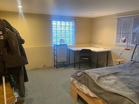 5th image of 1403 Gilmore Ave