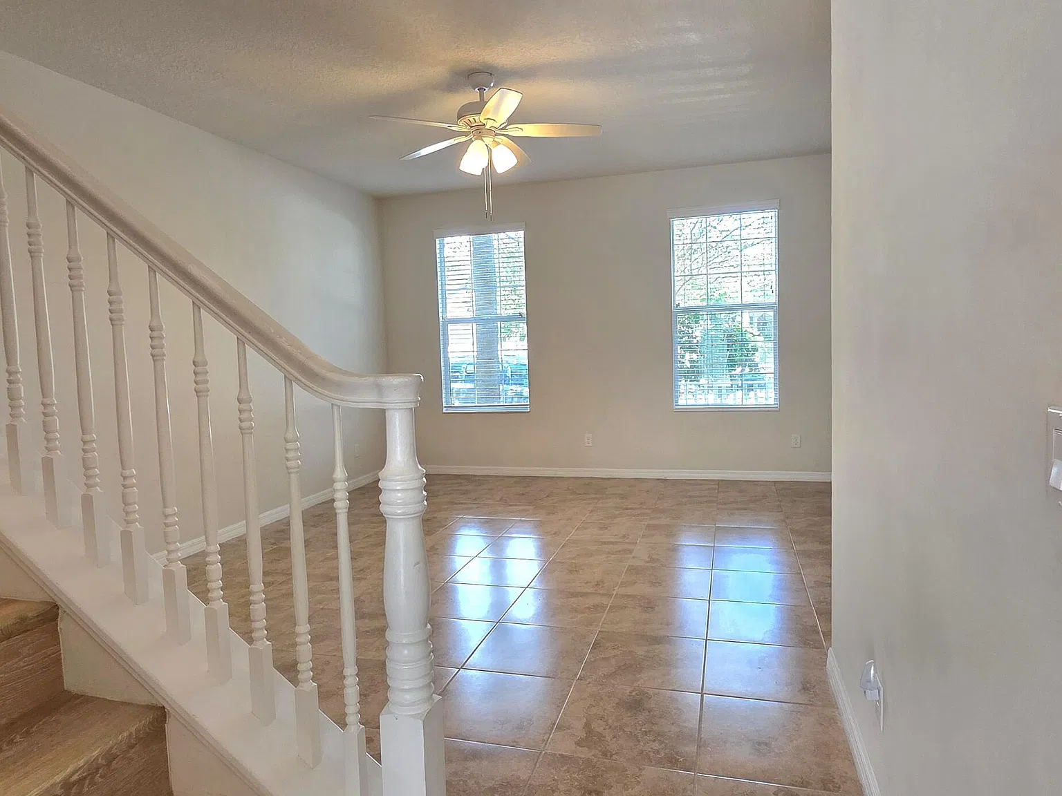 3 bed, 2.5 bath, 1890 sqft, $4,250 — Photo 3