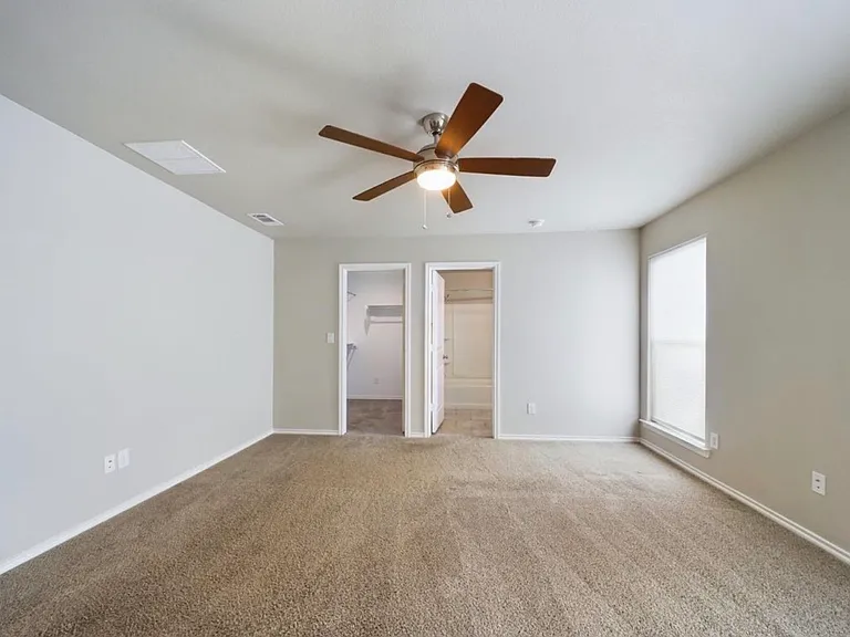 2911 Urbana Pl — Photo 6