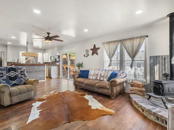 157 Main St, Scotia, CA 95565