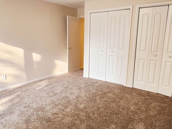 5th image of 924 E Willow St #11218282
