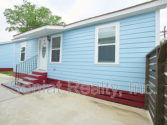 2nd image of 4530 Urquhart St