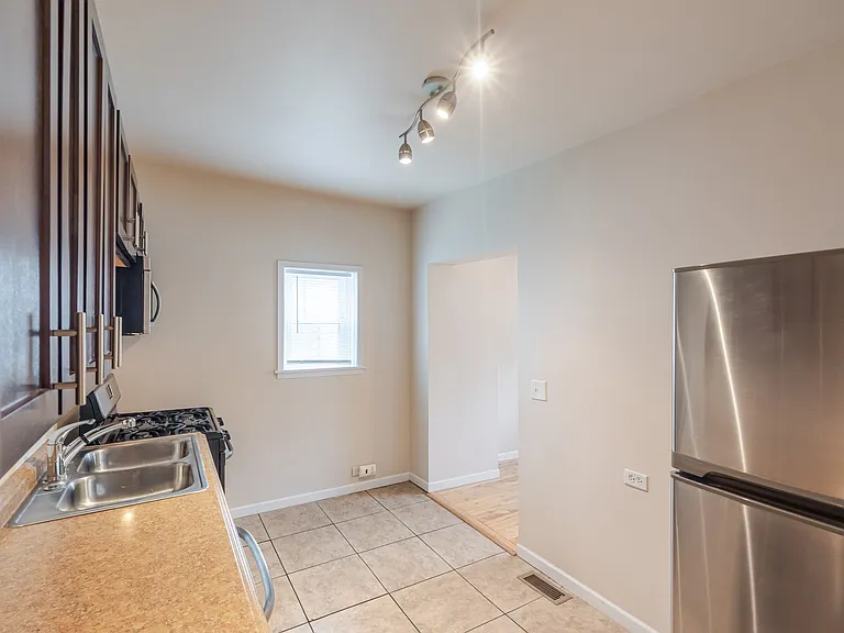 555 Locust St #2 — Photo 4