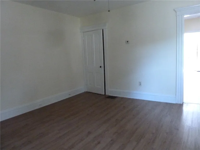 120 W 6th St — Photo 15