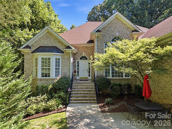 2nd image of 136 Edge Hill Dr