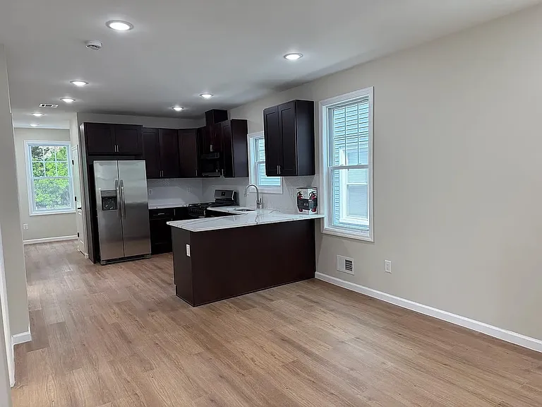 256 Berkeley Ave #256 — Photo 5