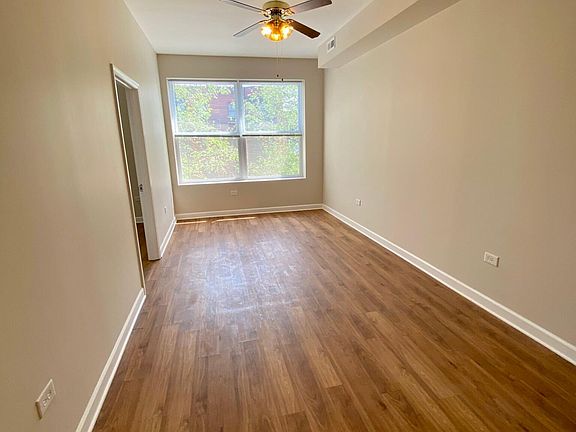 3rd image of 1734 W Division #3F