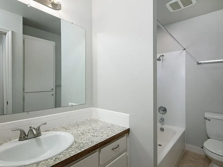 10295 NE 189th St — Photo 9