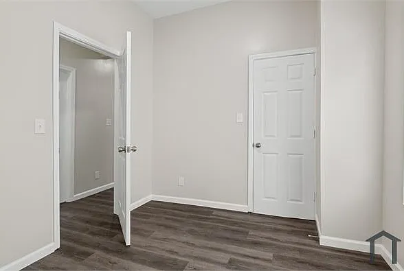 1531 N Olney St — Photo 2