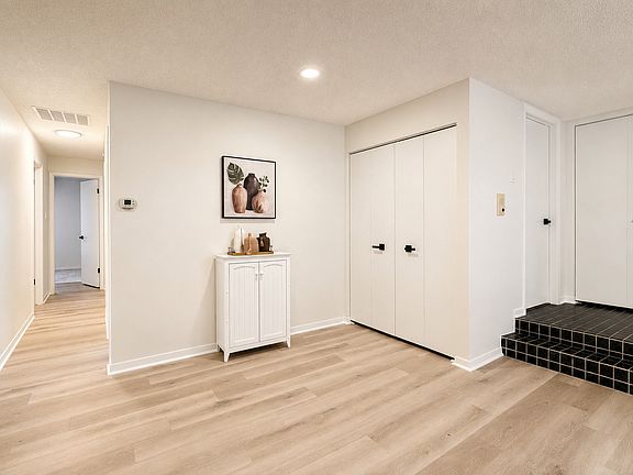 3rd image of 11151 Cottonwood Dr #19C