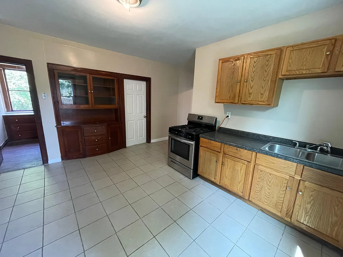 Building Photo - 8620 S Marquette Ave #1R
