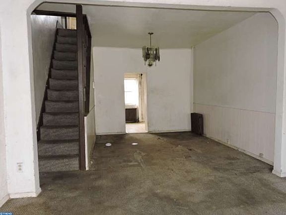 2nd image of 2928 Rosehill St