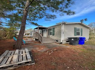 125 NE 75th St, Oak Island, NC 28465