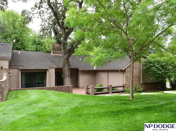 1032 S 112th Plz, Omaha, NE 68154