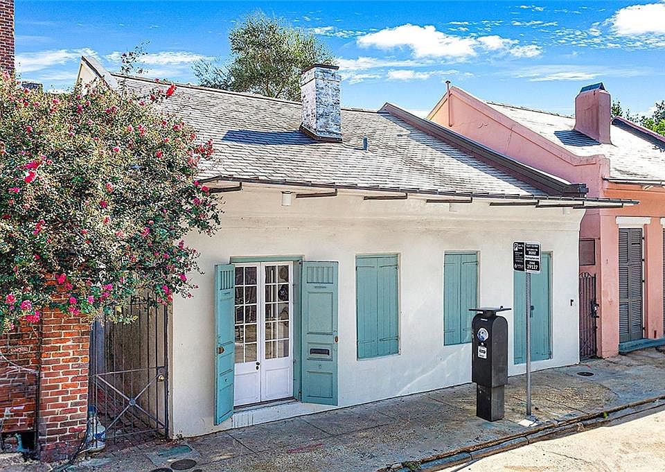 1st image of 627 Dumaine St