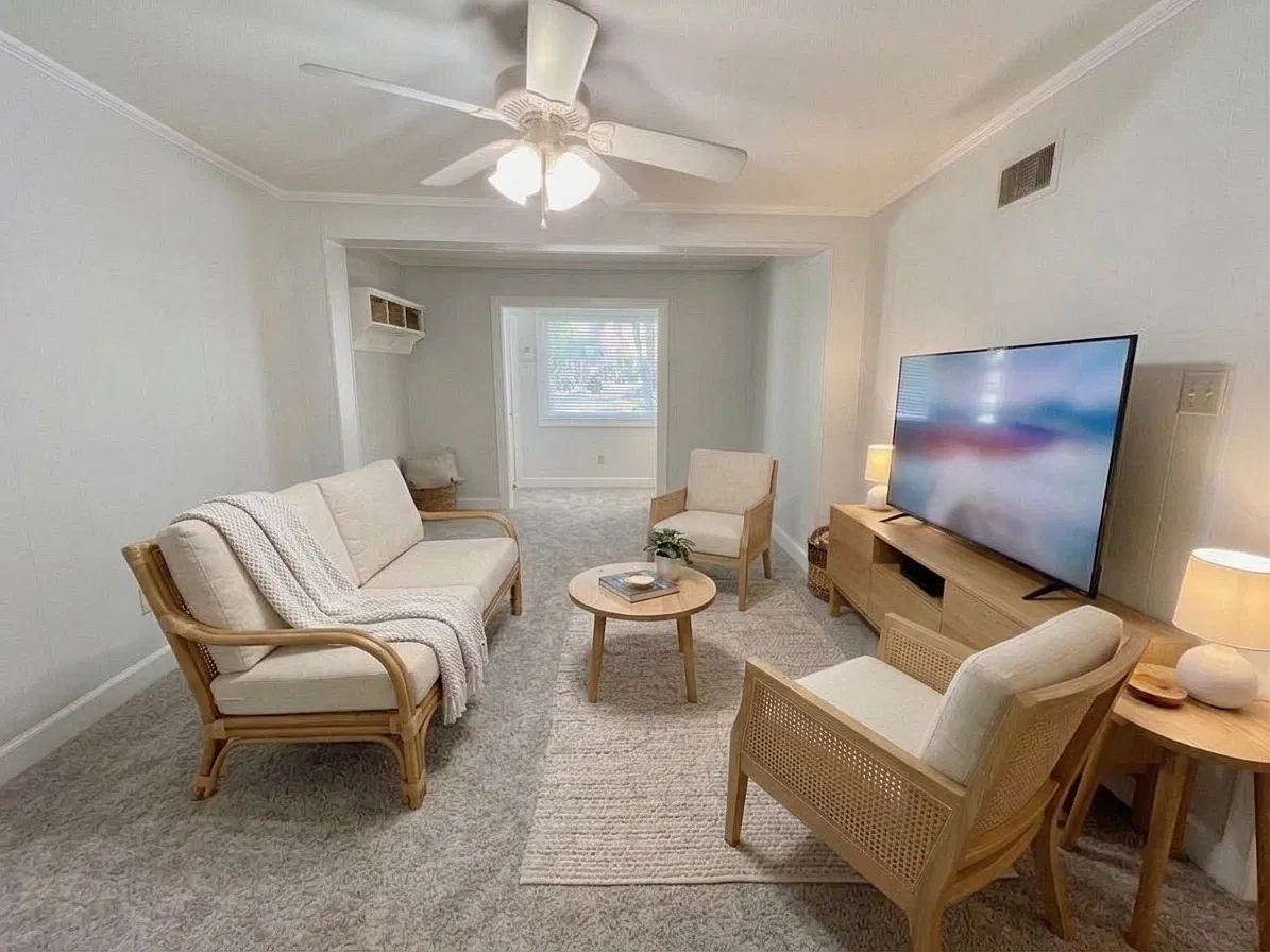 3 bed, 1810 sqft, $2,325 — Photo 4