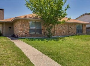 704 Royal Crest Dr, Richardson, TX 75081