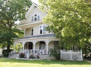902 W Maple Ave, Independence, MO 64050