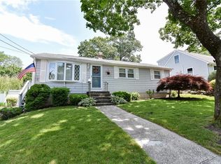 92 Manolla Ave, Warwick, RI 02888