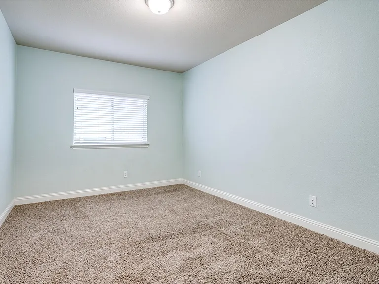 3303 Robin Trl — Photo 16