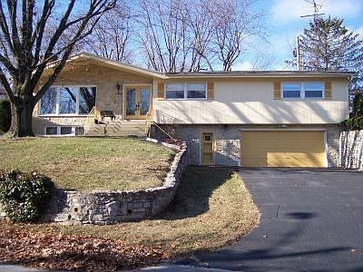 1st image of 3753 Briar Pl