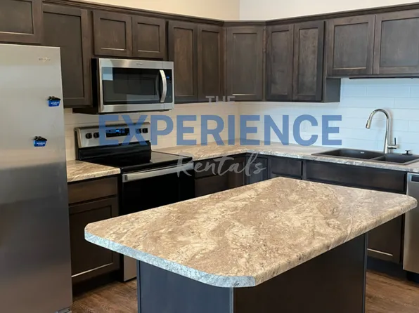 5413 S Huntwood Ave, Sioux Falls, SD 57108