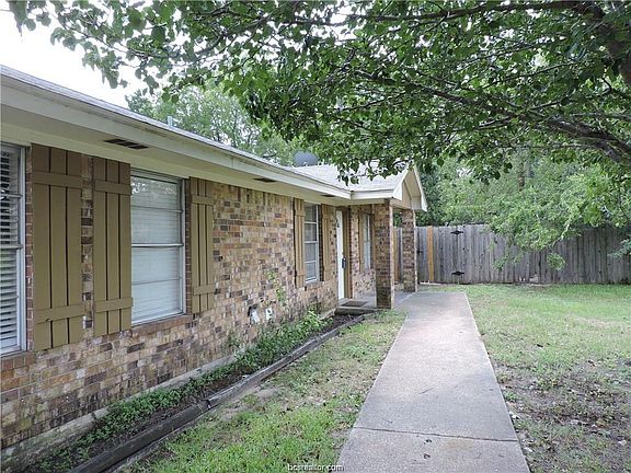 3rd image of 2348 Cornell Dr