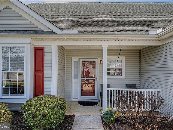 3rd image of 12 Springmill Dr