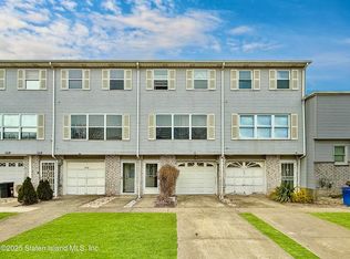 157 Lorraine Loop, Staten Island, NY 10309