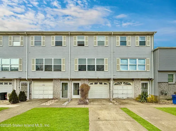 157 Lorraine Loop, Staten Island, NY 10309