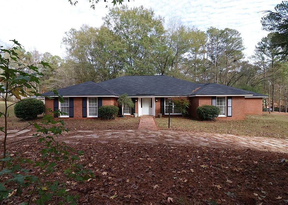 1st image of 200 Lakewood Dr