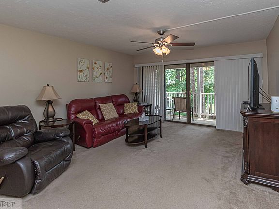 4th image of 103 E Lockhaven Dr APT F
