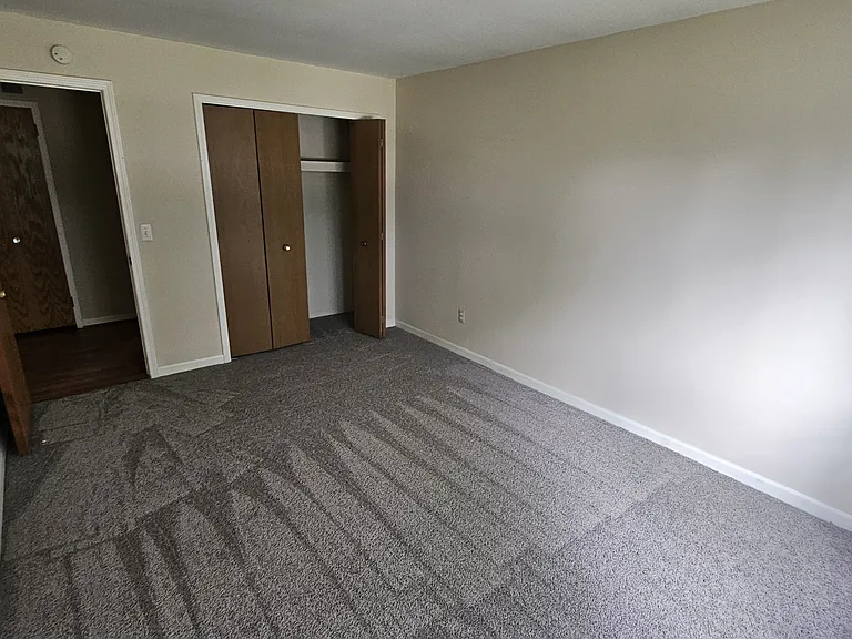 18440 E Forteen Mile Rd #5B — Photo 9