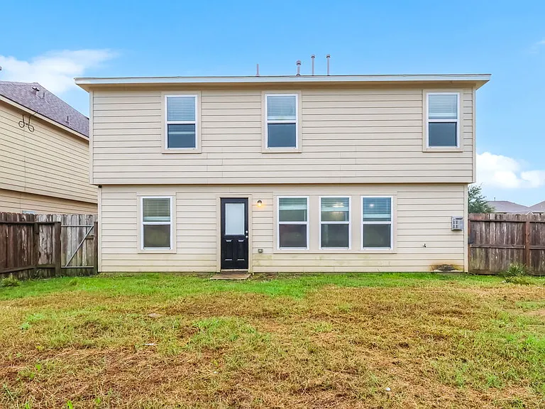 7215 Fox Scene Dr — Photo 17