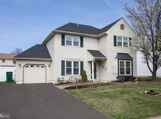 7 Erin Dr, Fairless Hills, PA 19030