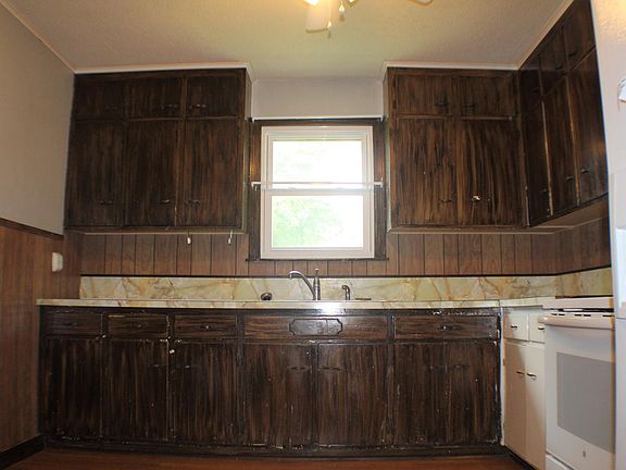 5th image of 2141 Ellis Dr
