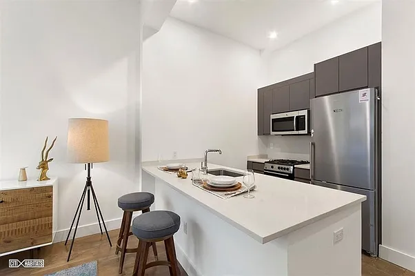 Rented by Citi Habitats | media 34