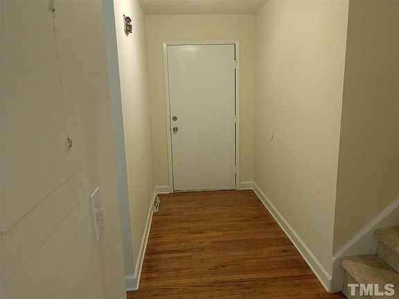 3rd image of 920 Shady Lawn Ext