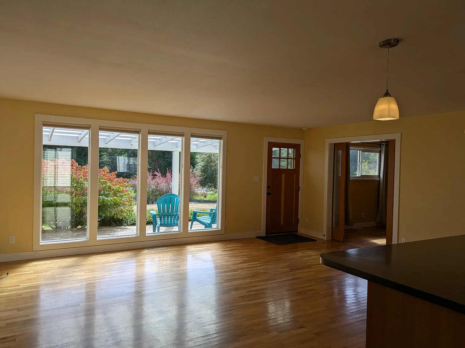 1366 Country Ln — Photo 4